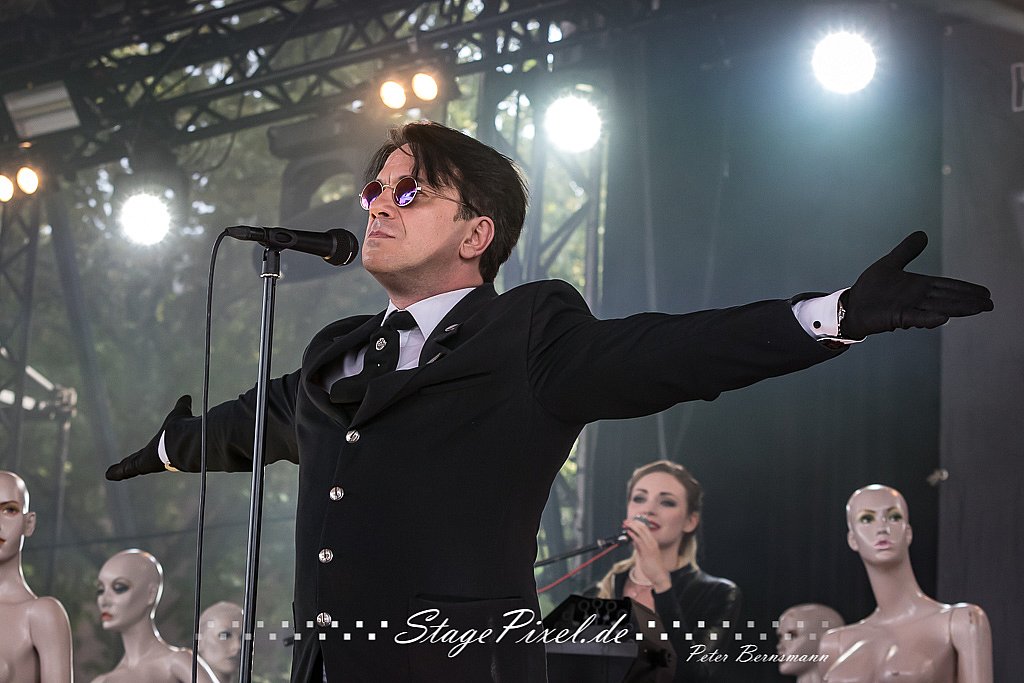 Welle Erdball (Amphi Festival 2019)